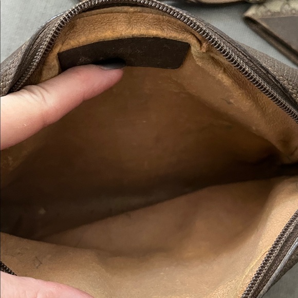 Gucci Beige and Brown Shoulder Bag with Card Holder - Picture 8 of 15